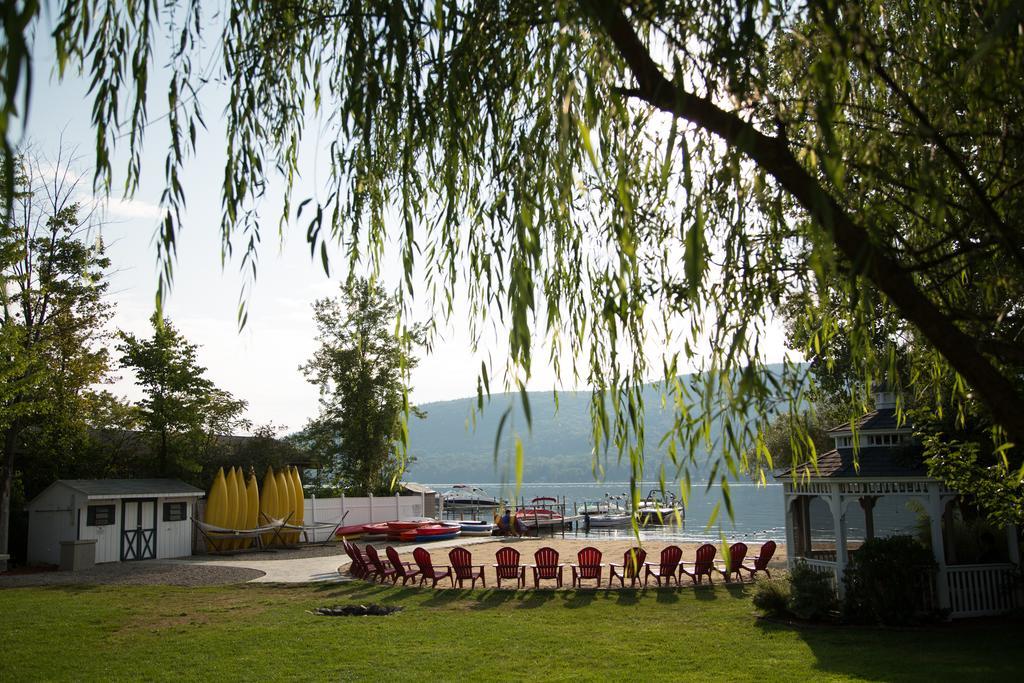 Shore Meadows Lodge Llc Lake George Exterior photo