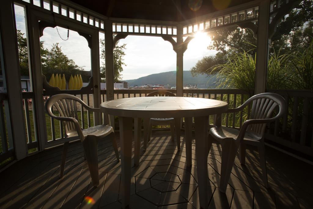 Shore Meadows Lodge Llc Lake George Exterior photo