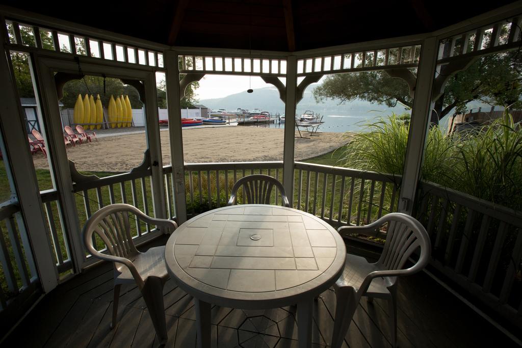 Shore Meadows Lodge Llc Lake George Exterior photo